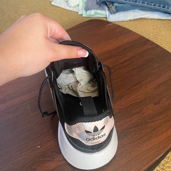 BRAND NEW adidas womens size 6.5 - Picture 3 of 3